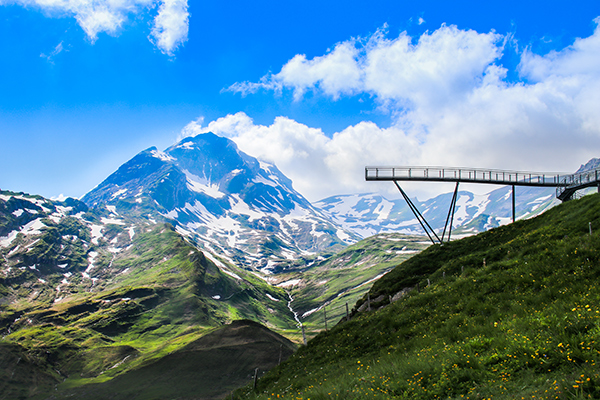 An image of the First Cliff Walk viewing platform and views of Grindelwald. TUI Lakes and Mountains
